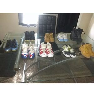 More shoes than in picture make me. And offer